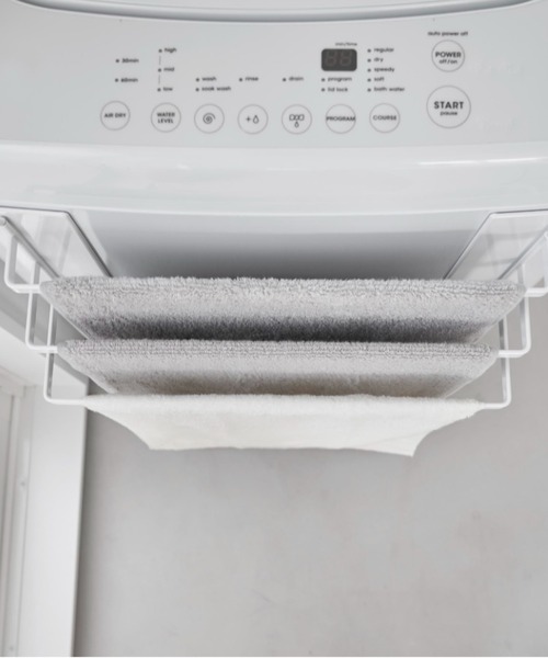 tower（タワー）の「tower（タワー）洗濯機前マグネットタオルハンガー ３連（バス/トイレグッズ・レディース・ブラック/ホワイト・ONE SIZE）」の7枚目の写真