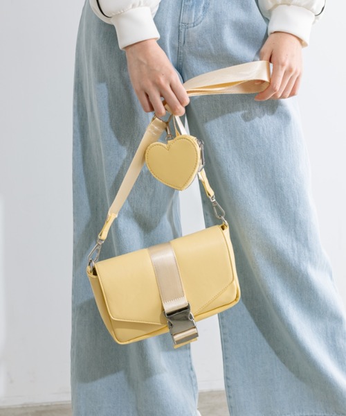 OLIVE des OLIVE（オリーブデオリーブ）の「ハートポーチ付ボディーバッグ　1041120030（ショルダーバッグ・レディース・ブラック/イエロー/アイボリー・FREE）」の15枚目の写真