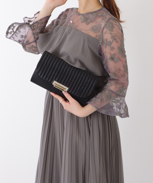 Lace Ladies(レースレディース)の「メタリック バックル プリーツ クラッチ バッグ(クラッチバッグ・レディース・アイボリー/ブラック/グレー・FREE)」の8枚目の写真