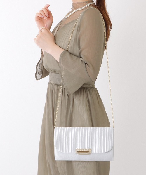Lace Ladies(レースレディース)の「メタリック バックル プリーツ クラッチ バッグ(クラッチバッグ・レディース・アイボリー/ブラック/グレー・FREE)」の18枚目の写真