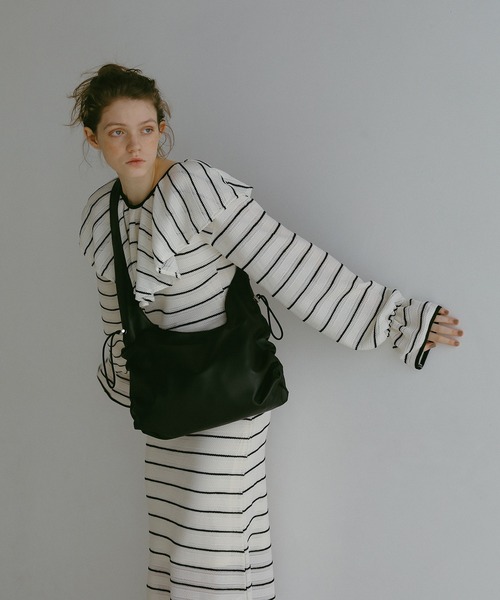 EFOLE(エフォル)の「Side gather one handle tote bag / サイドギャザー ワンハンドル トートバッグ(トートバッグ・レディース・ベージュ系その他2/ブラック・FREE)」の11枚目の写真