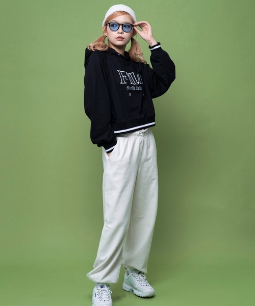 FILA(フィラ)の「FILA フィラ ブランド ロゴ ショート ラグラン ラインリブ 裏毛 長袖 スウェット パーカー フーディー(パーカー・レディース・ホワイト/ブラック/ブルー・M/L/LL)」の10枚目の写真