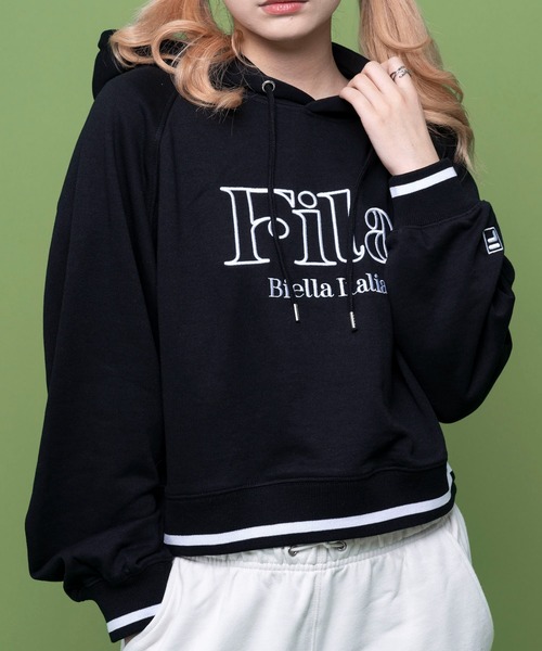 FILA(フィラ)の「FILA フィラ ブランド ロゴ ショート ラグラン ラインリブ 裏毛 長袖 スウェット パーカー フーディー(パーカー・レディース・ホワイト/ブラック/ブルー・M/L/LL)」の20枚目の写真