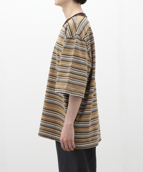 EDIFICE（エディフィス）の「【CAMIEL FORTGENS / カミエル・フォートヘンス】BIG TEE HEAVY JERSEY (ボーダー)（Tシャツ/カットソー・メンズ・ブラウン・MEDIUM/SMALL）」の4枚目の写真