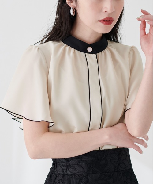 natural couture（ナチュラルクチュール）の「【WEB限定】デザイン釦配色フレア袖ブラウス（シャツ/ブラウス・レディース・グリーン/モカ/ネイビー/ドット/サックスブルー/オフホワイト/グレー・FREE）」の8枚目の写真