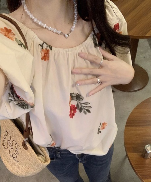 GEMEDA(ジェメダ)の「花柄パフスリーブブラウス(シャツ/ブラウス・レディース・オフホワイト・M)」の18枚目の写真