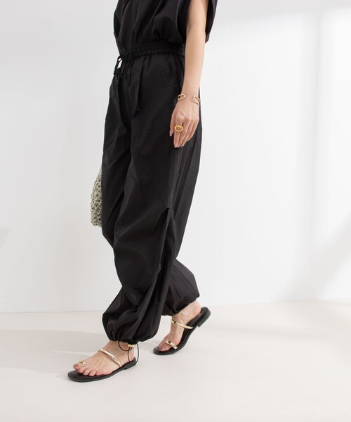 NOLLEY’S(ノーリーズ)の「◇【WEB限定】《セットアップ対応》ウォッシャブルシアーオーガンジーパラシュートパンツ(その他パンツ・レディース・チャコールグレー/ネイビー・36/38)」の14枚目の写真