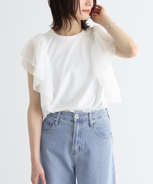 n'OrLABEL(ノアールレーベル)の「ショルダーフリルプルオーバー(Tシャツ/カットソー・レディース・オフホワイト/ブラック・2/1)」の2枚目の写真