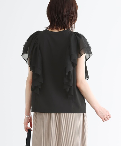 n'OrLABEL(ノアールレーベル)の「ショルダーフリルプルオーバー(Tシャツ/カットソー・レディース・オフホワイト/ブラック・2/1)」の7枚目の写真
