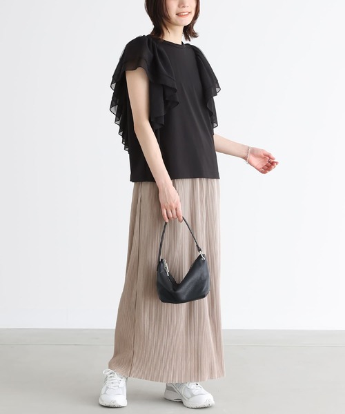 n'OrLABEL(ノアールレーベル)の「ショルダーフリルプルオーバー(Tシャツ/カットソー・レディース・オフホワイト/ブラック・2/1)」の8枚目の写真