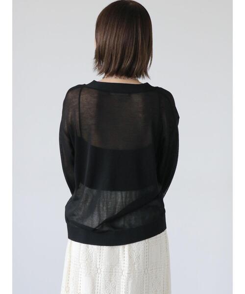 Lugnoncure(ルノンキュール)の「シアーVネックカーディガン(カーディガン/ボレロ・レディース・オフホワイト/ブルー/ブラック/イエロー・F)」の18枚目の写真