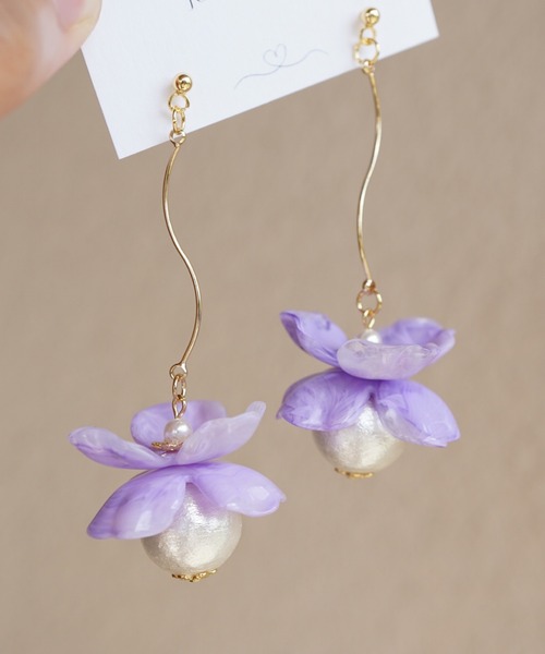 CERCA(チェルカ)の「jolie minette/フラワーパール ロング ピアス(ピアス(両耳用)・レディース・ブルーパープル/ホワイト系/ピンク系/アクア/クリア/ベージュ系/ブラウン系/ブラック/オリーブ/クリアイエロー/ラベンダー・FREE)」の7枚目の写真