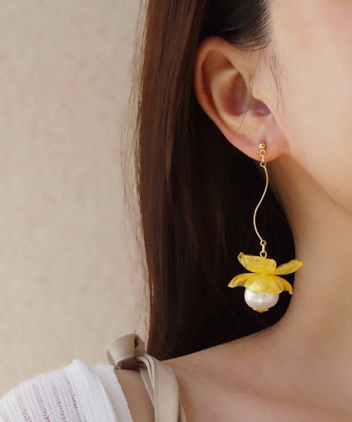 CERCA(チェルカ)の「jolie minette/フラワーパール ロング ピアス(ピアス(両耳用)・レディース・ブルーパープル/ホワイト系/ピンク系/アクア/クリア/ベージュ系/ブラウン系/ブラック/オリーブ/クリアイエロー/ラベンダー・FREE)」の22枚目の写真