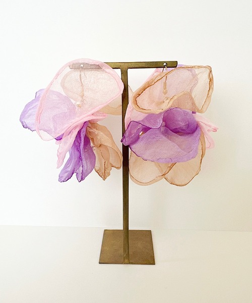 CERCA(チェルカ)の「Supremeclasse /bloomピアス(両耳用)(ピアス(両耳用)・レディース・ブルー系/イエロー系/レッド系/パープル系/オレンジ系・FREE)」の7枚目の写真