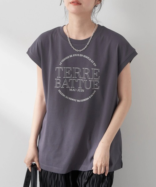earth music&ecology（アースミュージックアンドエコロジー）の「TERRE　BATTUE　フレンチT（Tシャツ/カットソー・レディース・チャコールグレー/オフホワイト・FREE）」の2枚目の写真