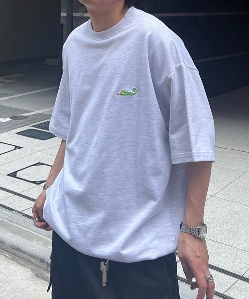 Labordi（ラボード）の「ビッグシルエット ワンポイント刺繍 ドロストTシャツ カットソー ユニセックス（Tシャツ/カットソー・メンズ・ブラック/ホワイト/ネイビー/杢グレー・M/L）」の3枚目の写真