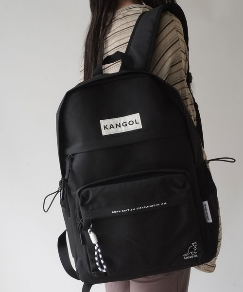 KANGOL(カンゴール)の「【 KANGOL / カンゴール 】 チャーム付き ボックスロゴ リュック(バックパック/リュック・レディース・ブラック/オフホワイト/ブラック×パープル/グレー・FREE)」の2枚目の写真