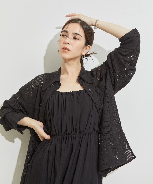 le cercle ADAM ET ROPE'(ルセルクルアダムエロペ)の「パネルレース羽織シャツ(シャツ/ブラウス・レディース・ブラック/ホワイト/クリーム・FREE)」の2枚目の写真