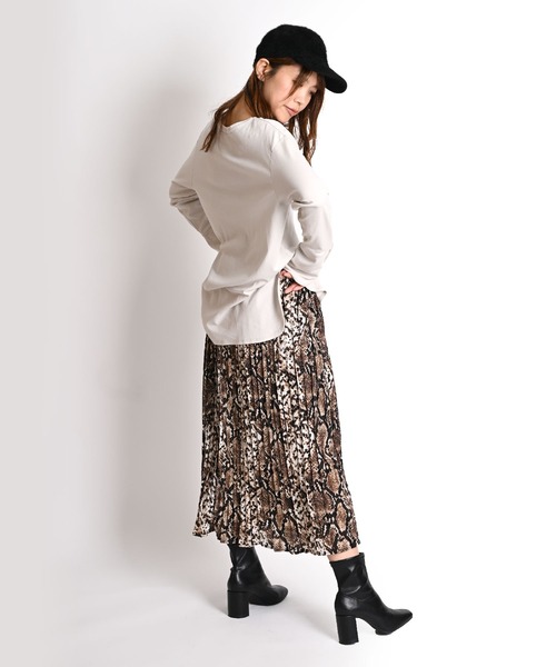 MARAI（マーライ）の「プリーツロングスカート ウエストゴム レオパード柄 パイソン柄（スカート・レディース・ブラック/グレー/ベージュ/ブラウン・FREE）」の19枚目の写真