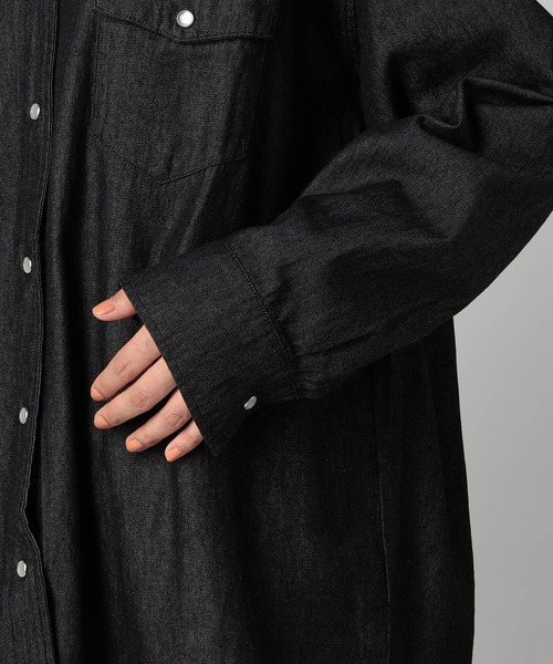 Grand PARK(グランドパーク)の「ウエスタン風 ノーカラーデニムシャツ(シャツ/ブラウス・レディース・ブラック/ブルー/ワンウォッシュ・FREE)」の16枚目の写真