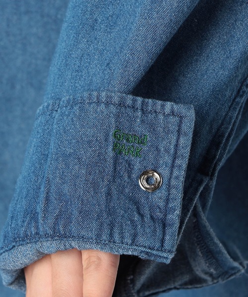 Grand PARK(グランドパーク)の「ウエスタン風 ノーカラーデニムシャツ(シャツ/ブラウス・レディース・ブラック/ブルー/ワンウォッシュ・FREE)」の18枚目の写真