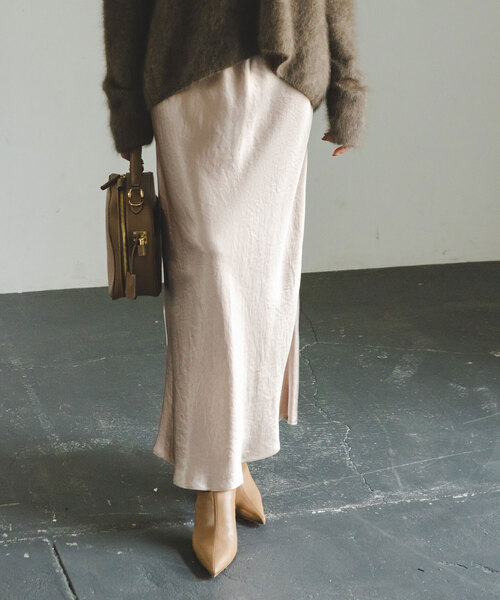 Noble（ノーブル）の「《追加》ナローAラインサテンスカート（スカート・レディース・ブラウン/ベージュ/ホワイト・FREE）」の3枚目の写真