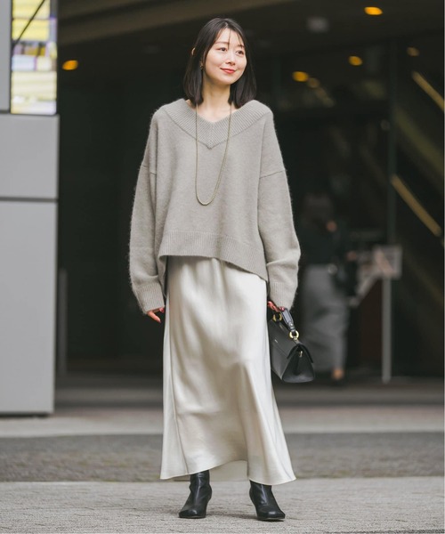 Noble（ノーブル）の「《追加》ナローAラインサテンスカート（スカート・レディース・ブラウン/ベージュ/ホワイト・FREE）」の4枚目の写真