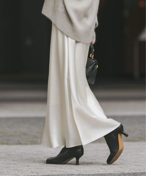 Noble（ノーブル）の「《追加》ナローAラインサテンスカート（スカート・レディース・ブラウン/ベージュ/ホワイト・FREE）」の5枚目の写真