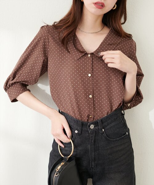 natural couture（ナチュラルクチュール）の「深V衿付きブラウス（シャツ/ブラウス・レディース・ブラック/オフホワイト/ブルー/その他1/その他2・FREE）」の8枚目の写真