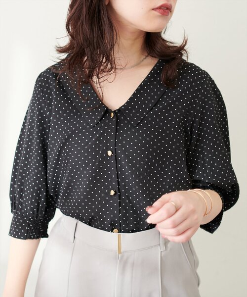 natural couture（ナチュラルクチュール）の「深V衿付きブラウス（シャツ/ブラウス・レディース・ブラック/オフホワイト/ブルー/その他1/その他2・FREE）」の14枚目の写真