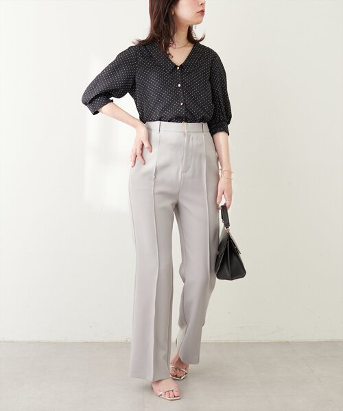 natural couture（ナチュラルクチュール）の「深V衿付きブラウス（シャツ/ブラウス・レディース・ブラック/オフホワイト/ブルー/その他1/その他2・FREE）」の16枚目の写真