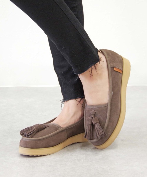 Minnetonka（ミネトンカ）の「MINNETONKA/ミネトンカ タッセルスリッポン 厚底【18M14】（スリッポン・レディース・ブラウン/ダークブラウン/バーガンディー/ブラック/グレイッシュベージュ・6/7/8/9/5）」の5枚目の写真