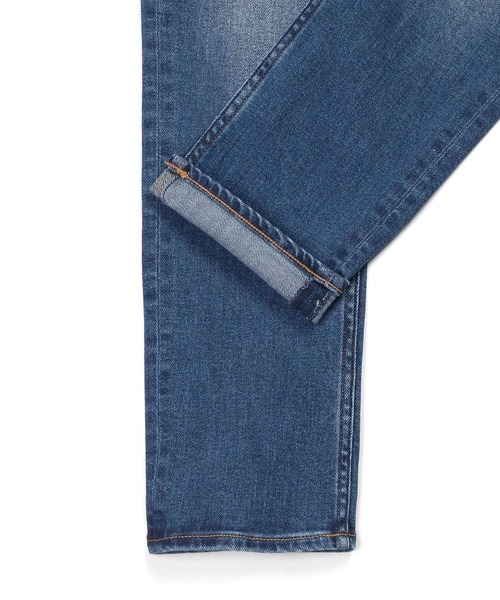 The DUFFER of ST.GEORGE（ザダファーオブセントジョージ）の「JAPAN FABRICK JEANS "UW"：国産生地 ユーズドウォッシュ ナチュラルストレッチ スキニーデニム 5ポケットジーンズ（デニムパンツ・メンズ・ライトインディゴブルー・SMALL/MEDIUM/LARGE/X-LARGE）」の8枚目の写真