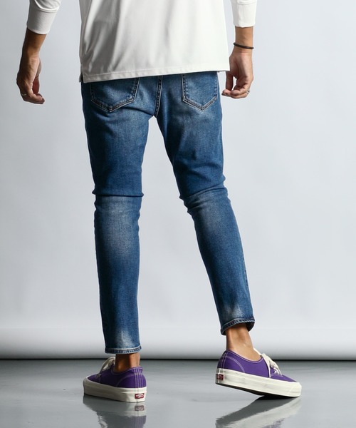 The DUFFER of ST.GEORGE（ザダファーオブセントジョージ）の「JAPAN FABRICK JEANS "UW"：国産生地 ユーズドウォッシュ ナチュラルストレッチ スキニーデニム 5ポケットジーンズ（デニムパンツ・メンズ・ライトインディゴブルー・SMALL/MEDIUM/LARGE/X-LARGE）」の5枚目の写真