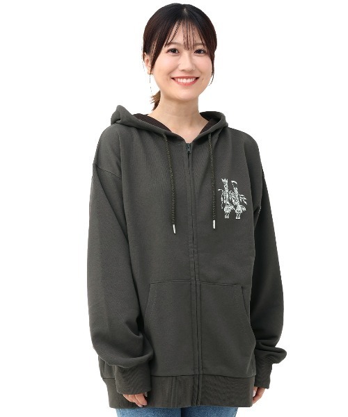 チチカカ（チチカカ）の「イェイプリントスウェットジップパーカー（パーカー・レディース・その他1/トップグレー/チャコールグレー・FREE）」の13枚目の写真