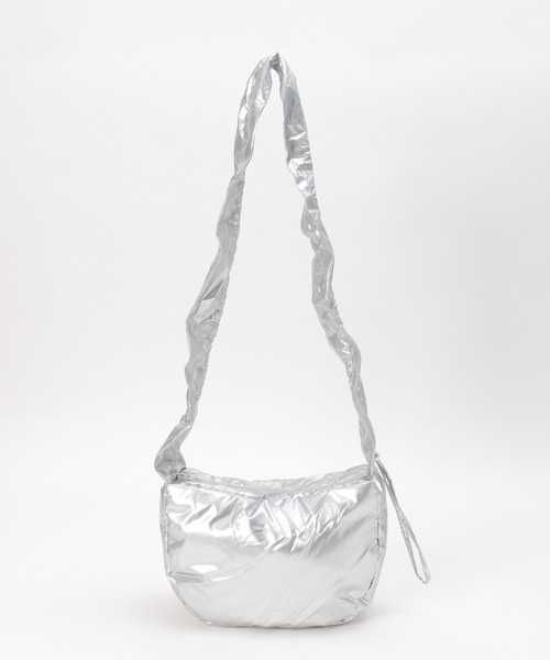 notch.(ノッチ)の「シャイニーシャーリングムーンバッグ(ショルダーバッグ・レディース・オフホワイト/ブラック/シルバー系/チャコール・ONESIZE)」の9枚目の写真