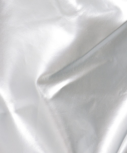 notch.(ノッチ)の「シャイニーシャーリングムーンバッグ(ショルダーバッグ・レディース・オフホワイト/ブラック/シルバー系/チャコール・ONESIZE)」の12枚目の写真