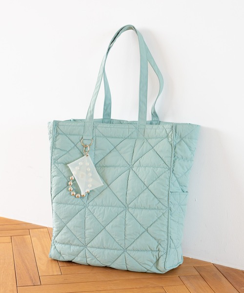 GLOBAL WORK（グローバルワーク）の「推しごとキルティングトート/145465（トートバッグ・レディース・シルバー/ブルー/アイボリー/カーキ/ブラック/ピンク/オレンジ/ライトベージュ/ライトグレー/ミント/ネイビー/ライトイエロー/ダークブルー・ONE SIZE）」の6枚目の写真