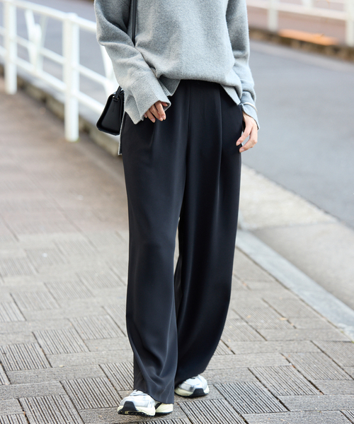 SLOBE IENA（スローブイエナ）の「タックワイドイージーパンツ（その他パンツ・レディース・ブラック/ネイビー・36/38）」の6枚目の写真