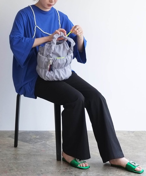 Magine(マージン)の「cheek:pokkori kinchaku 2way shoulder 巾着 2WAY ショルダー(ショルダーバッグ・レディース・イエロー/ブラック/ブルー/グレー・FREE)」の1枚目の写真