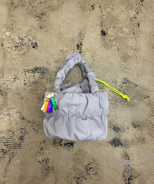 Magine(マージン)の「cheek:pokkori kinchaku 2way shoulder 巾着 2WAY ショルダー(ショルダーバッグ・レディース・イエロー/ブラック/ブルー/グレー・FREE)」の11枚目の写真