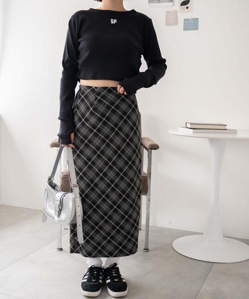 WEGO（ウィゴー）の「WEGO/ワンポイントデザインフィンガーホールリブロンT（Tシャツ/カットソー・レディース・オフホワイト/ホワイト系その他5/ブラック/ブラック系その他5・FREE）」の7枚目の写真