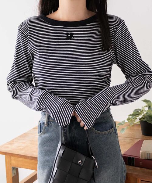 WEGO（ウィゴー）の「WEGO/ワンポイントデザインフィンガーホールリブロンT（Tシャツ/カットソー・レディース・オフホワイト/ホワイト系その他5/ブラック/ブラック系その他5・FREE）」の21枚目の写真