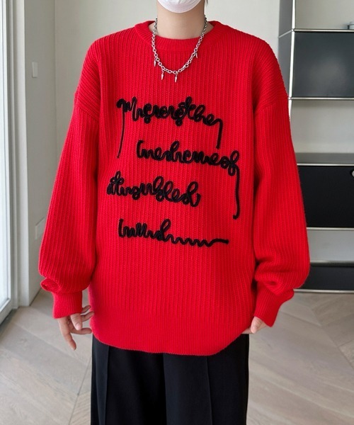 FVLMEN（フルメン）の「【FVLMEN】message logo stitch knit pullover/メッセージ ロゴ ステッチ ニット プルオーバー（ニット/セーター・メンズ・チャコールグレー/ブラック/レッド・MEDIUM/LARGE/X-LARGE）」の3枚目の写真