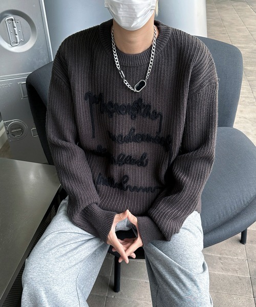 FVLMEN（フルメン）の「【FVLMEN】message logo stitch knit pullover/メッセージ ロゴ ステッチ ニット プルオーバー（ニット/セーター・メンズ・チャコールグレー/ブラック/レッド・MEDIUM/LARGE/X-LARGE）」の19枚目の写真