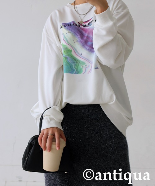 antiqua(アンティカ)の「プリントデザイントップス(スウェット・レディース・ブラック/ホワイト・ONESIZE)」の3枚目の写真