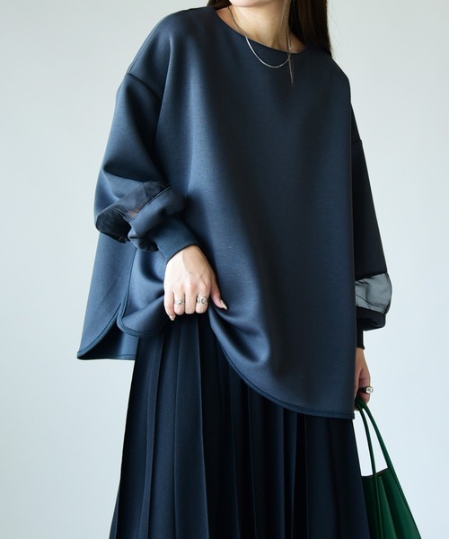 and it_（アンドイット）の「シアー切替スクーバワイドプルオーバー（スウェット・レディース・チャコール/アイボリー/ブラック・M）」の3枚目の写真