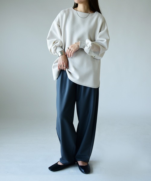 and it_（アンドイット）の「シアー切替スクーバワイドプルオーバー（スウェット・レディース・チャコール/アイボリー/ブラック・M）」の6枚目の写真