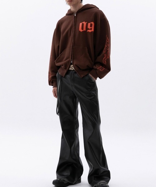 ESC STUDIO(イーエスシースタジオ)の「韓国ブランド ESC STUDIO イーエスシースタジオ rockstern hoodie zip-up ロックスターンフーディージップアップ ジップフーディー ジップパーカー 長袖パーカー 長袖フーディー ロゴフーディー ダブルジップアップフーディー 羽織り オーバーサイズ 韓国ファッション 韓国ストリート ストリートファッション(パーカー・メンズ・ブラック/ブラウン/ネイビー・ONE SIZE)」の15枚目の写真