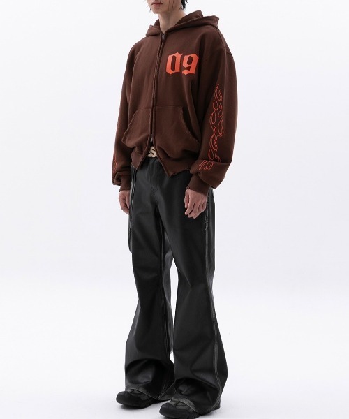 ESC STUDIO(イーエスシースタジオ)の「韓国ブランド ESC STUDIO イーエスシースタジオ rockstern hoodie zip-up ロックスターンフーディージップアップ ジップフーディー ジップパーカー 長袖パーカー 長袖フーディー ロゴフーディー ダブルジップアップフーディー 羽織り オーバーサイズ 韓国ファッション 韓国ストリート ストリートファッション(パーカー・メンズ・ブラック/ブラウン/ネイビー・ONE SIZE)」の17枚目の写真